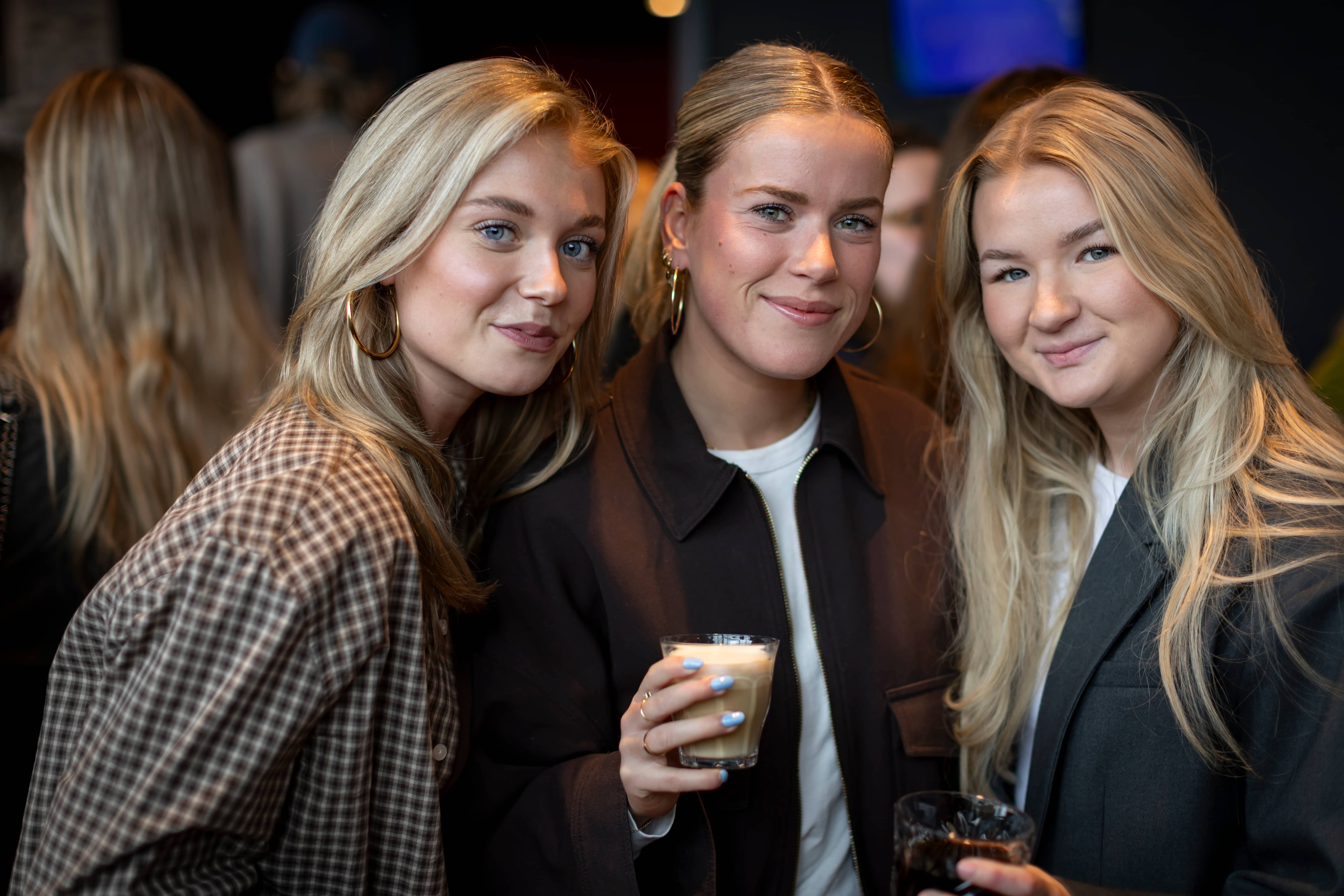 Groep medewerkers WPP Media op een bedrijfsfeest